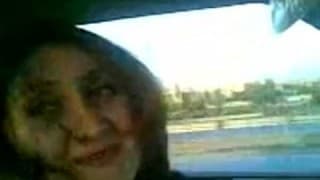 Reife Frau in einem Amateurporno Reife Frau in einem Amateurporno