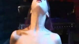 Katsuni wird sehr hart in den Arsch gefickt