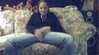 Amateur spielt mit Kamera und sich selbst