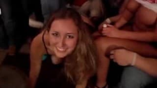 Verrückte Orgie unter Studenten Verrückte Orgie unter Studenten