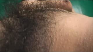 Sie wird während Masturbation gefilmt