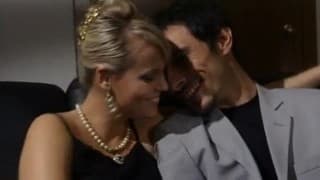 Kleine Party zuhause wird zur massiven Orgie