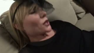 Sie wartet auf den dicken Schwanz