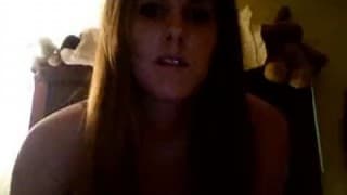 Sie fingert sich und wir können es alle sehen