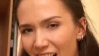 Ein Rocker hat Sex mit seinem Mädchen