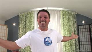 Reife Frau mit haariger Muschi wird genagelt