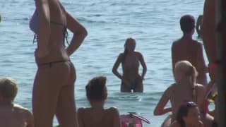 Ivana fickt am Strand mit ihrem Freund Ivana fickt am Strand mit ihrem Freund