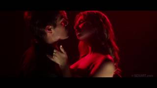 Molly Bennet begräbt den Schwanz