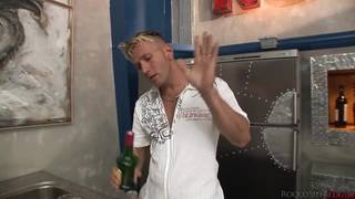 Helena White wird von zwei Typen geknallt!