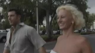 Ältere Blondine genießt Sex mit ihrem Mann