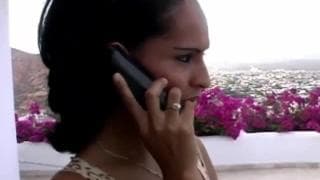 Eulanie erwärmt den Penis eines Touristen