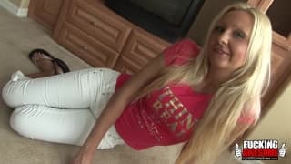 Jordan Spark macht einen Muschi-Smoothie