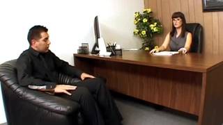 Carrie Ann möchte im Büro Sex haben