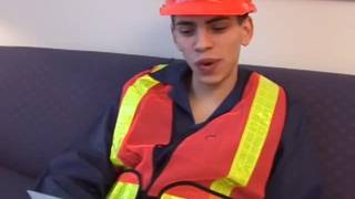 Milf-Chefin Judy Fook fickt ihre Angestellten