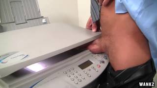 Die Milf Leena Sky hat die Kontrolle und fickt