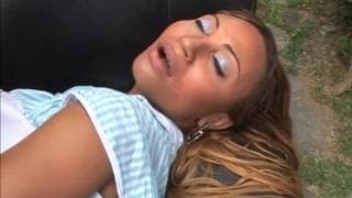 Diese schwarze Frau hat einen geilen Arsch!