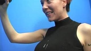 Alisha Angel will das was aus dem Loch kommt