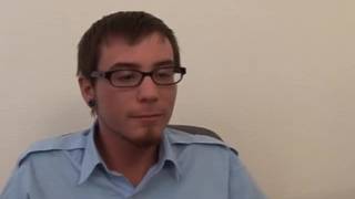 Kylie G. Worthy fickt einen Streber