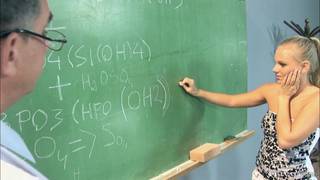 Barbie White liebt ihren alten Lehrer