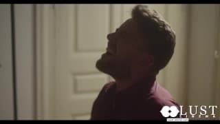 Eine leidenschaftliche Szene zu Hause