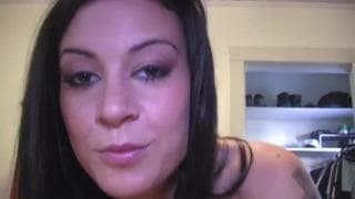 Sie ist eine Künstlerin wenn sie Handjobs gibt