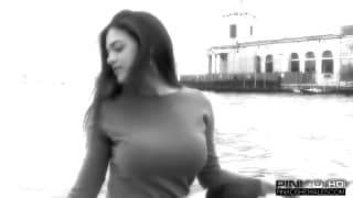 Rothaarige Transsexuelle fickt ihren Mann