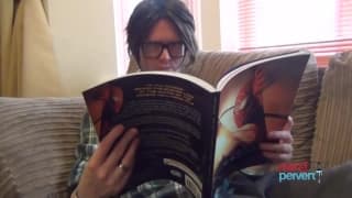 Jett Black geht auf die Knie und bläst hart