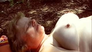 Diese Oma ist gerne in der Natur Diese Oma ist gerne in der Natur