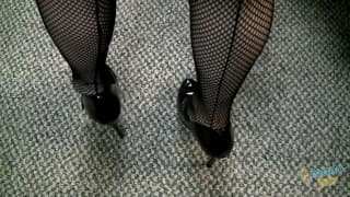 Kiki Daire kriegt eine Gesichtsbesamung