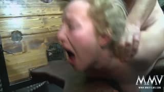 Deutsche Fotze kriegt einen guten Gangbang!