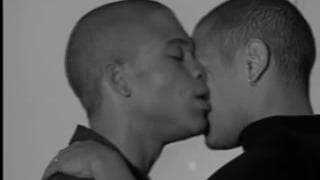 Zwei schwarze Männer ficken sich in den Arsch!