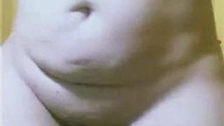 Mollige Blonde gibt eine webcam Show