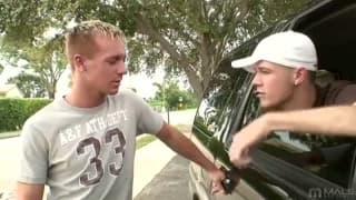 Dieser Typ will begierig seinen Freund ficken