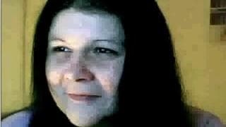 Diese Amateurin spielt vor der Webcam