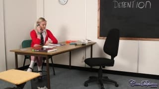 Eine unartige Schülerin wird hier bestraft