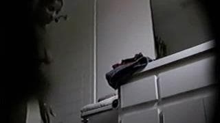 Diese Milf wird in der Umkleide beobachtet