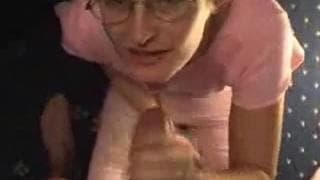 Sie masturbiert und hat Oralsex mit diesem Typ Sie masturbiert und hat Oralsex mit diesem Typ