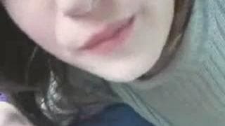 Schöner Blowjob im Auto für diesen Typen