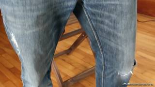 Dieser schwule Typ wichst lieber alleine