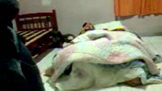 Ein Amateurpaar liebt es zuhause zu ficken