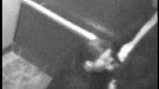 Ein versteckter Blowjob im Fahrstuhl!