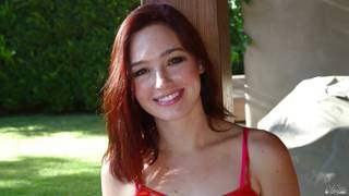 Jodi Taylor gibt einen guten Blowjob