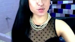 Ein gutes Wichsen für diese Transen-Schlampe