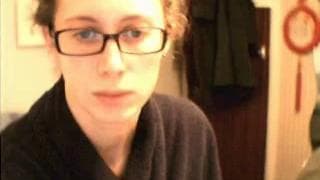 Dieses Weib zeigt ihren Körper vor der Webcam