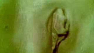 Klebrige Masturbation in einem Video