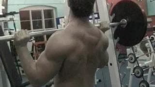 Dieser Schwule masturbiert sehr viel