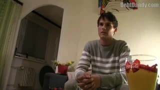 Schwule Sahneschnitte fickt anal für Geld