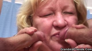 Sie bezahlen für diese Blondine Sie bezahlen für diese Blondine