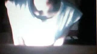 Junge asiatische Schlampe dreht eine Show Junge asiatische Schlampe dreht eine Show