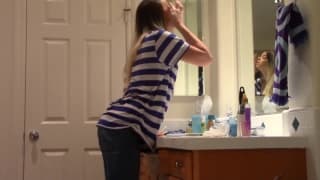 Danielle macht sich selbst geil